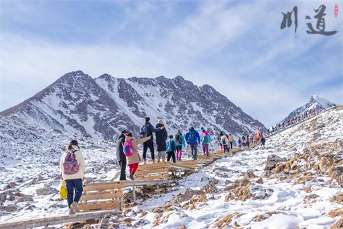 巴尔斯雪山旅客可以爬嘛.jpg