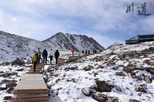 巴尔斯雪山旅游景区.jpg