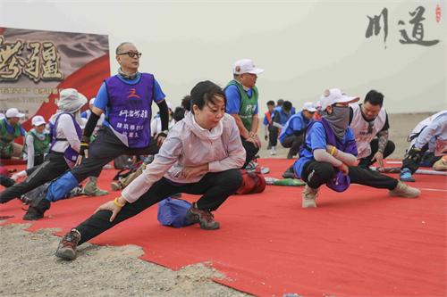敦煌戈壁徒步108公里如何训练.jpg